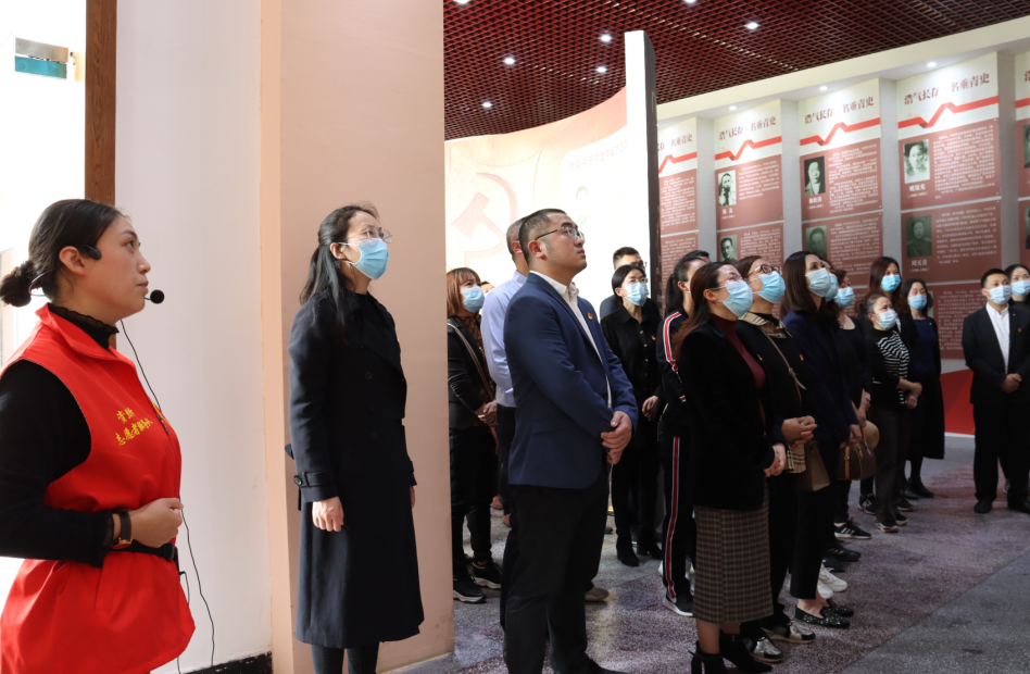 余国祯,饶国华,谢松涛……在革命烈士纪念馆内,通过讲解员生动的讲述