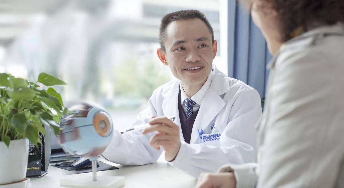 68>68 蓉城聚焦 68>68正文胡玉章教授认为,政府出台的一系列