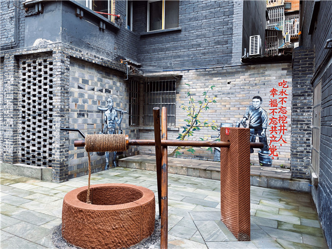 被蓝天白云"刷屏",以彩绘墙"出名"的雁江区资溪街道桂花井社区水巷子