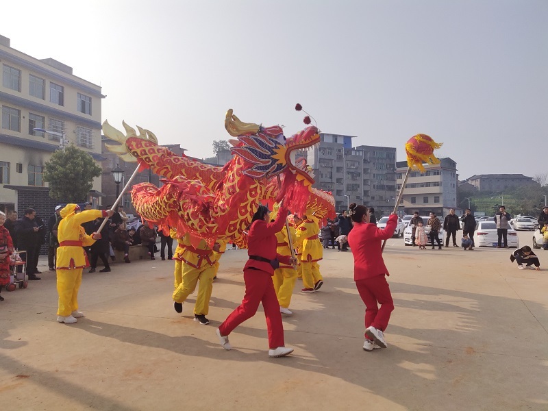 富顺县舞龙灯猜灯谜赏民俗热热闹闹过元宵