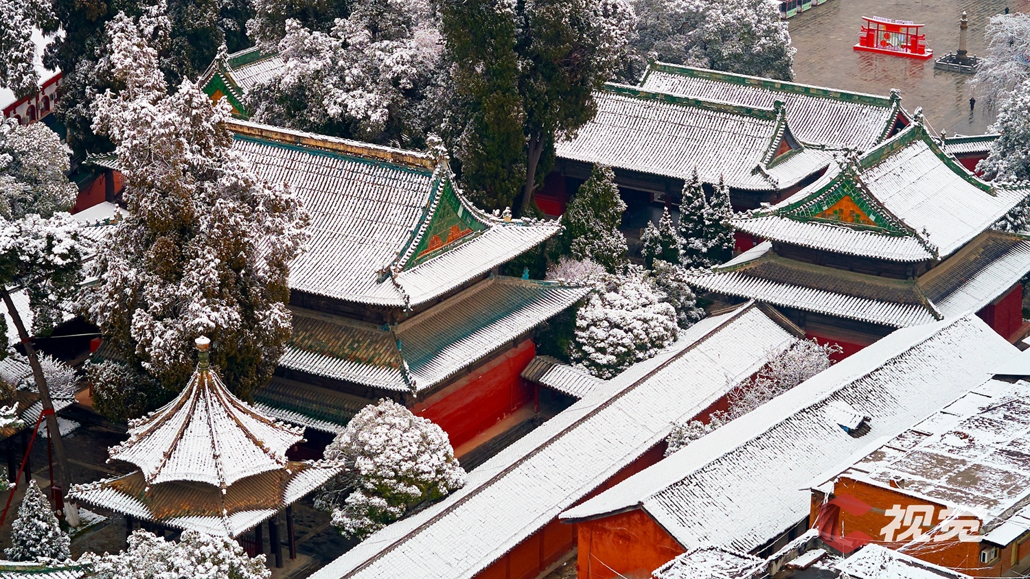 c视觉︱红墙黛瓦落雪飞花 "深山故宫"春雪如画