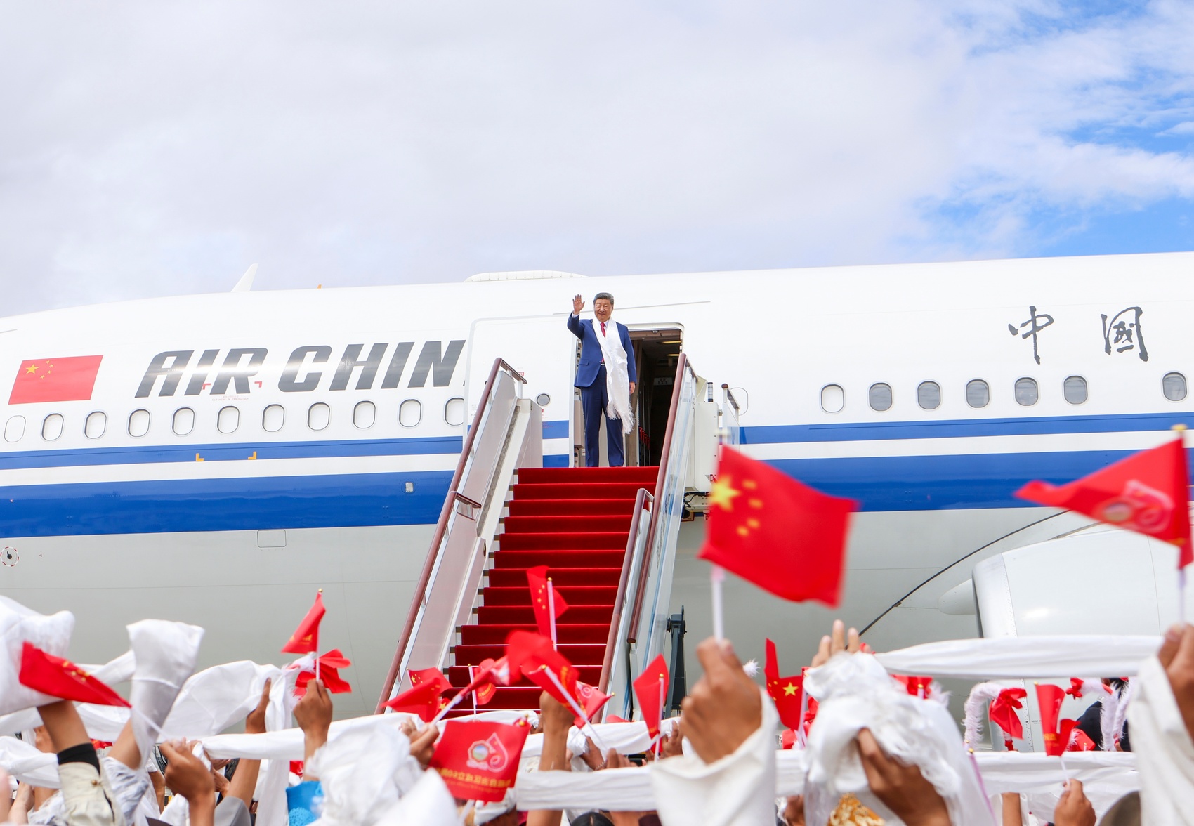 “共建中华民族共同体 书写美丽西藏新篇章”——习近平总书记率中央代表团出席西藏自治区成立六十周年庆祝活动纪实‍‍|川观新闻
