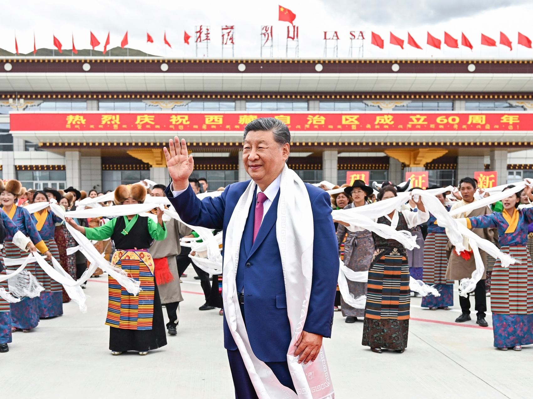 “共建中华民族共同体 书写美丽西藏新篇章”——习近平总书记率中央代表团出席西藏自治区成立六十周年庆祝活动纪实|川观新闻