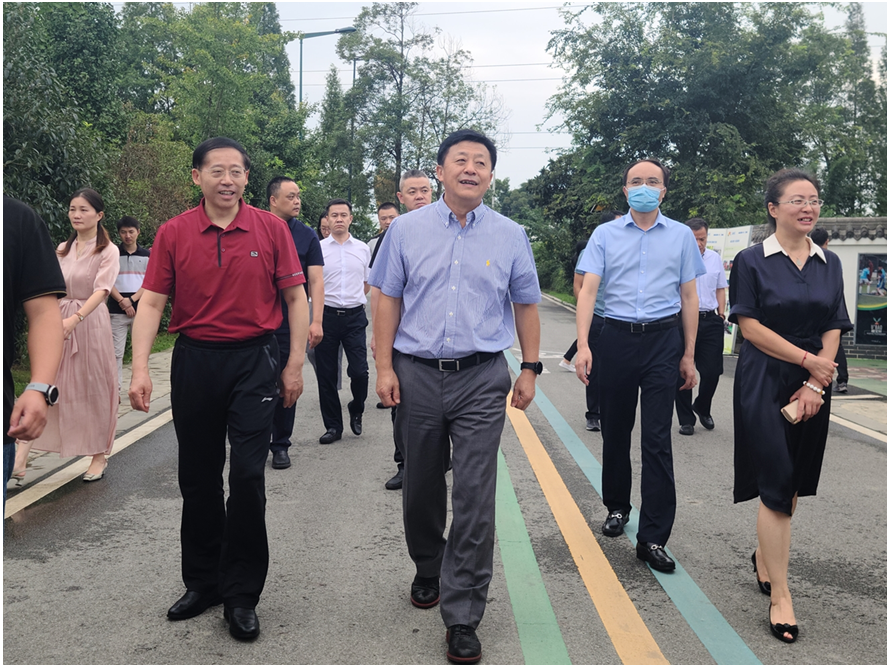 国家体育总局副局长杜兆才莅临四川省调研