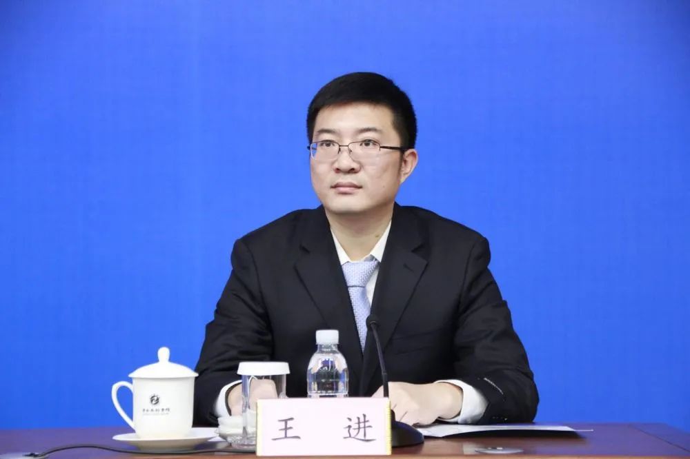 12月10日成都疫情防控工作新闻发布会 黑龙江:绥芬河,东宁两地要迅速