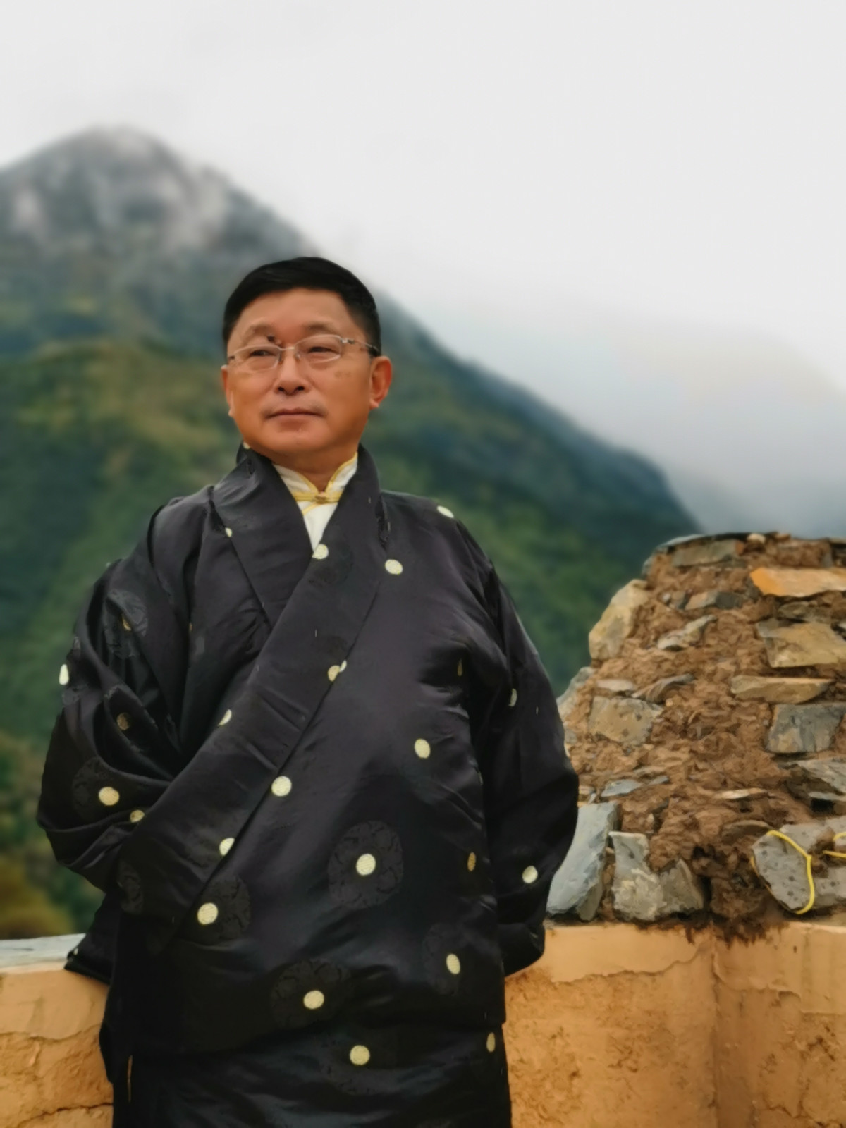 阿来(马尔康市委宣传部提供)