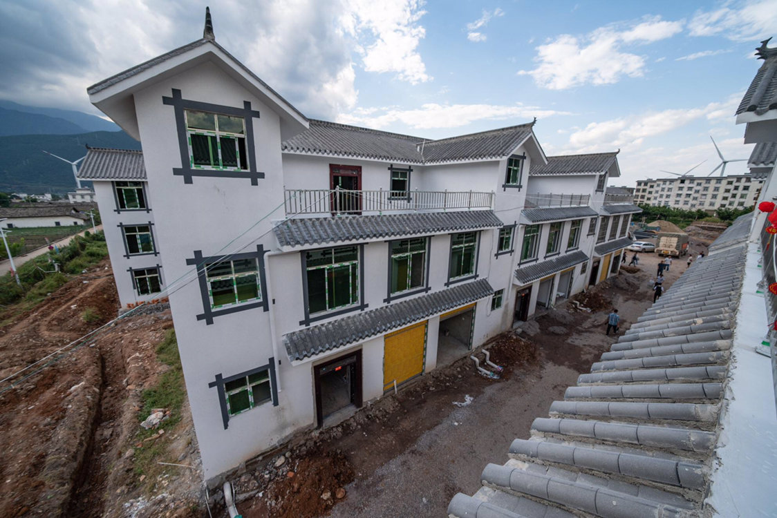 白鹤滩库区首批移民搬迁入住新房