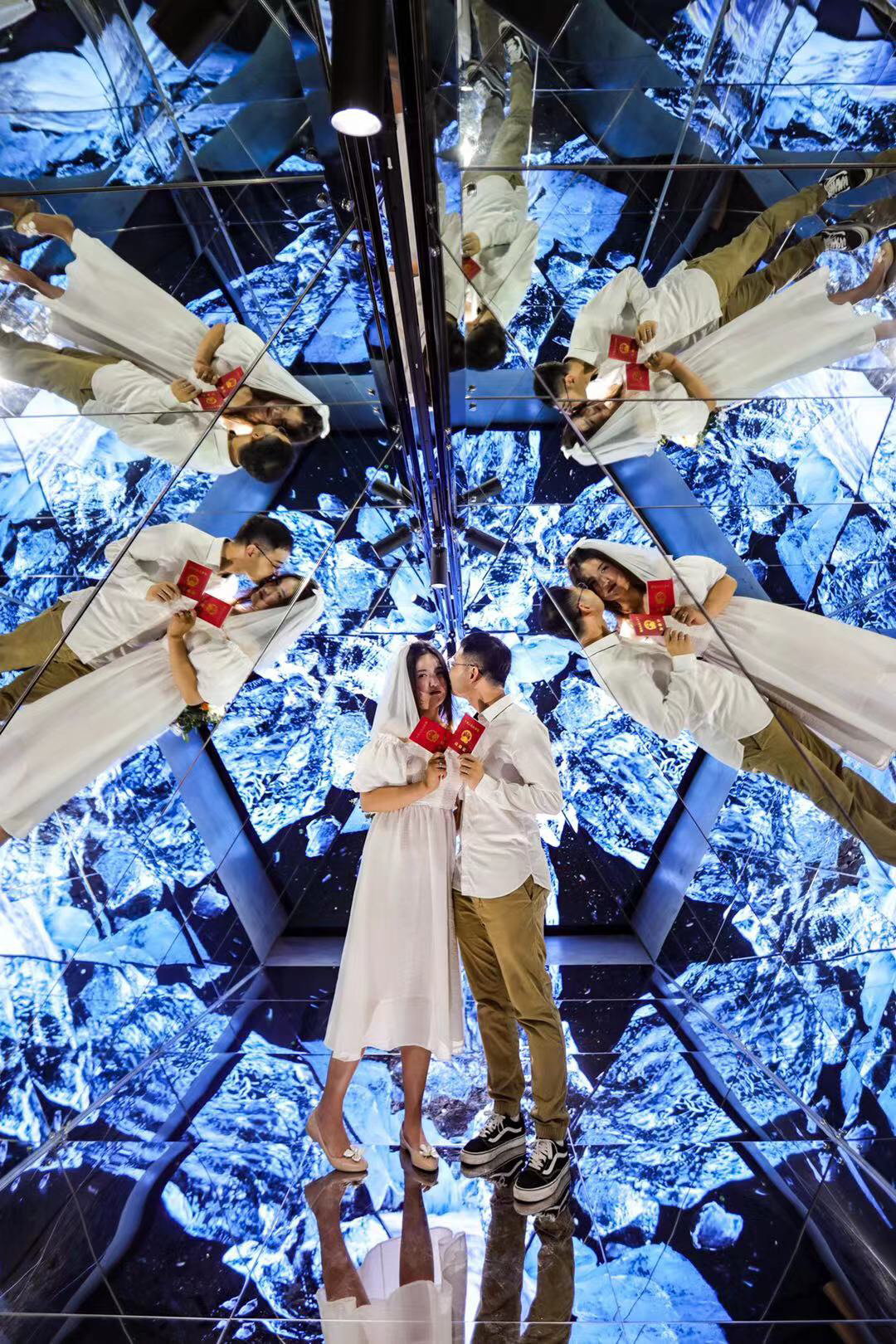 520 1314 成都锦江区点亮浪漫新场景