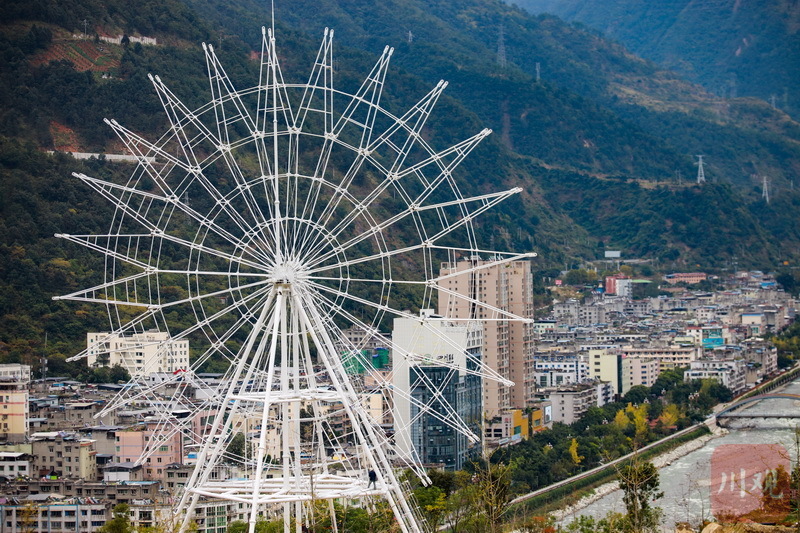 可俯瞰县城!雅安石棉城市摩天轮已现雏形