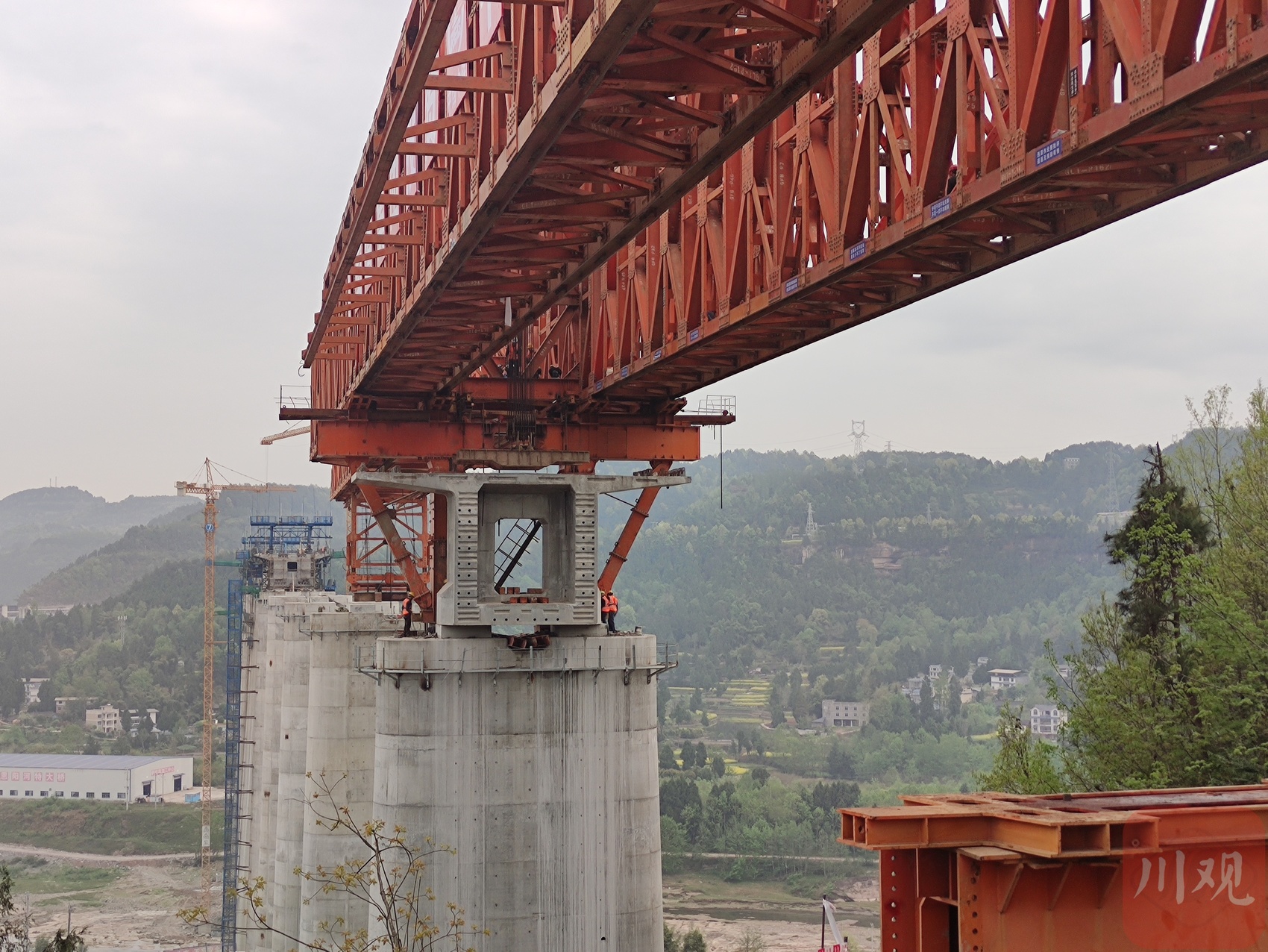 汉巴南铁路恩阳河特大桥这种架桥工艺,系四川高铁桥梁首次使用