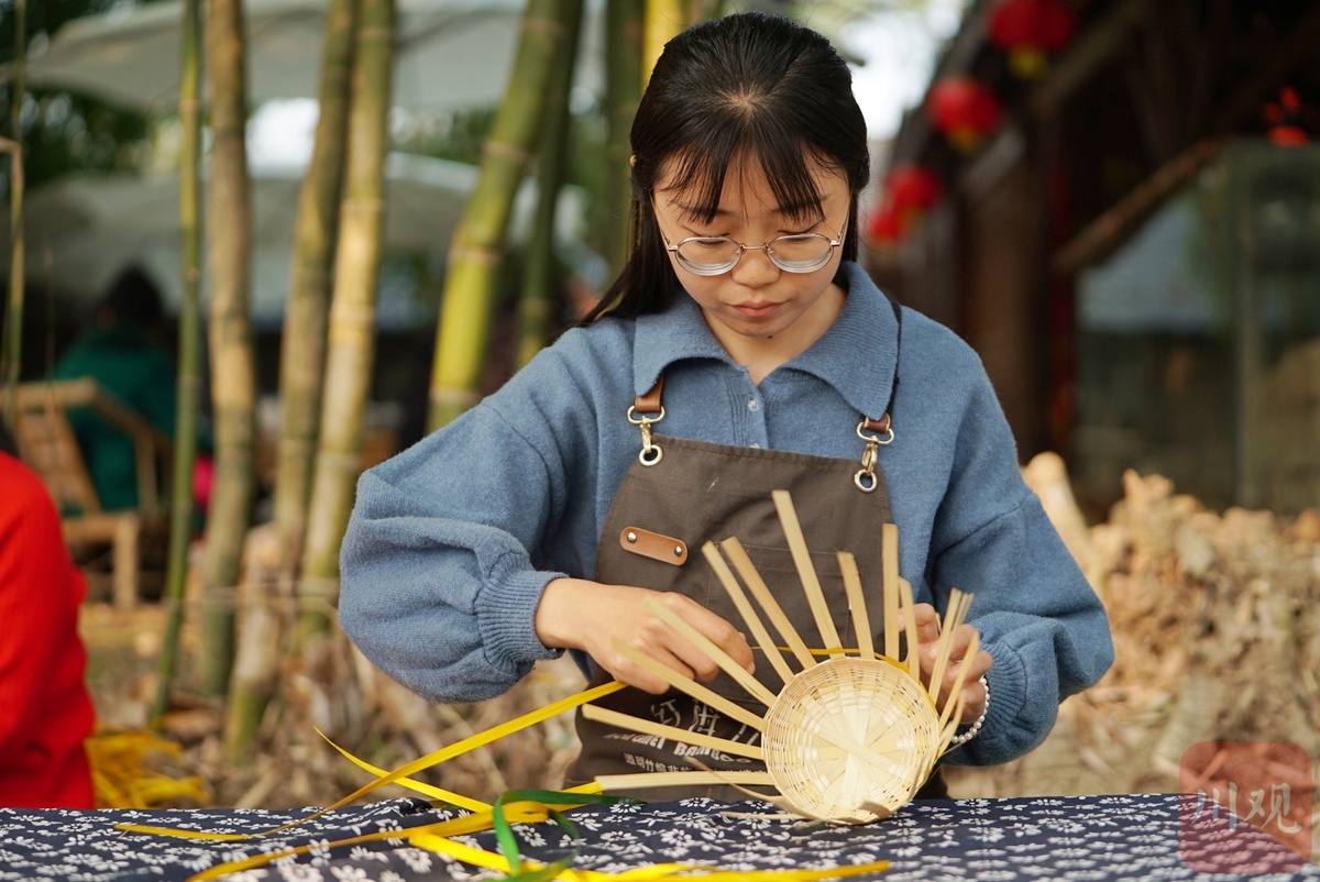 视频丨舍弃喧嚣  双手编织非遗传承梦