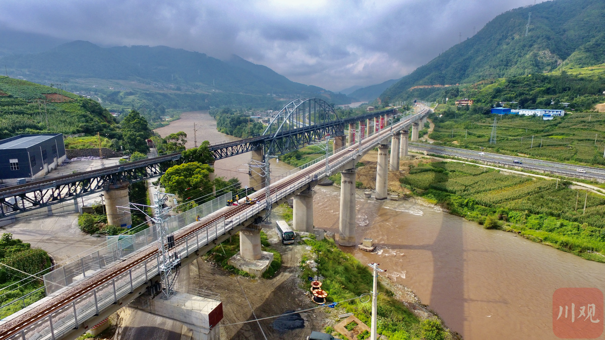 具备通车条件,为接下来的成昆铁路复线全线通车奠定了坚实的基础