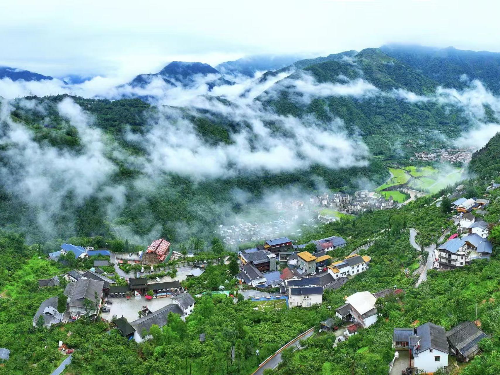力争年接待游客超百万人次 北川石椅村文旅产业要“跳起摸高”丨党旗在基层一线高高飘扬
