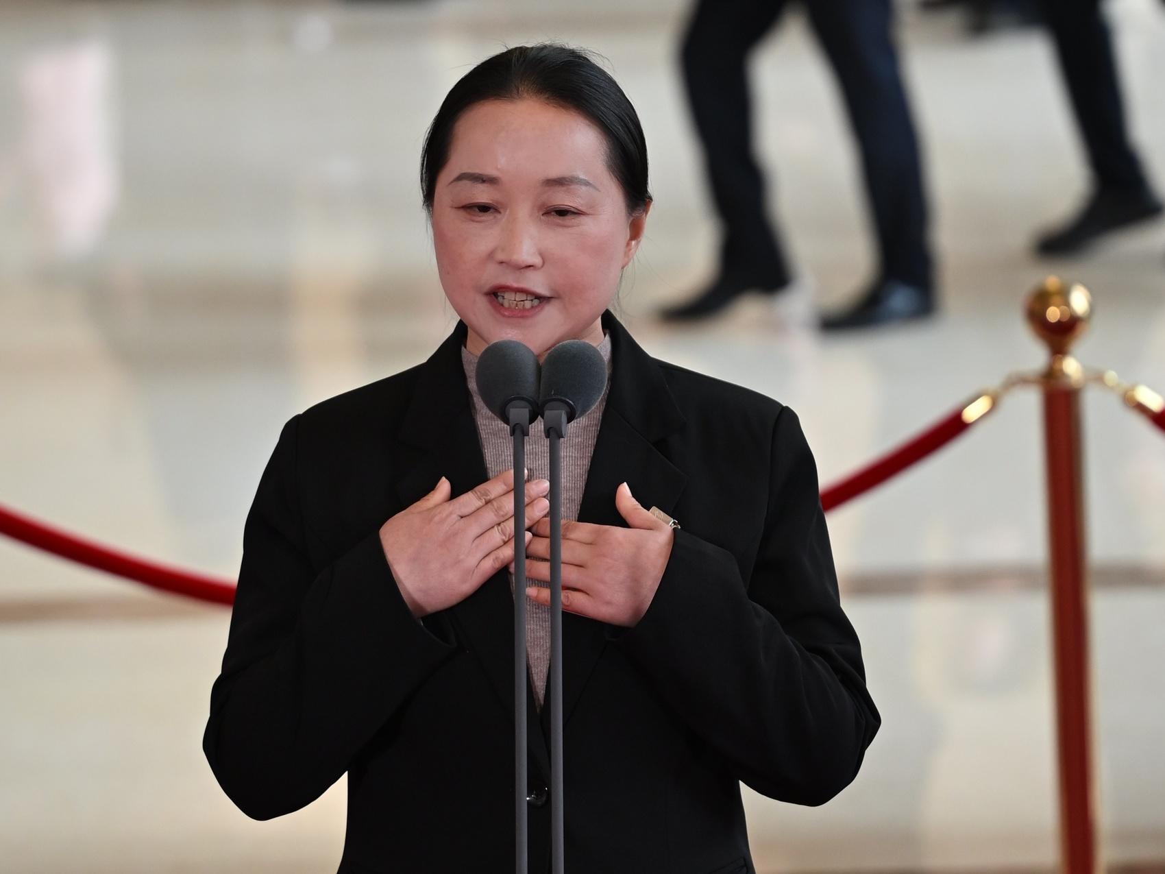 为留守儿童哭过笑过的她们 在这个春天收获更足底气丨蹲会新发现