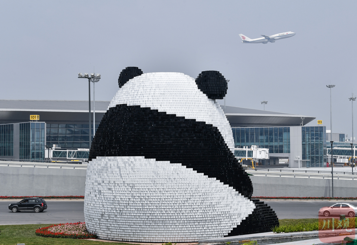 组图公共艺术促城市文化成长大熊猫雕塑的朋友圈越做越大