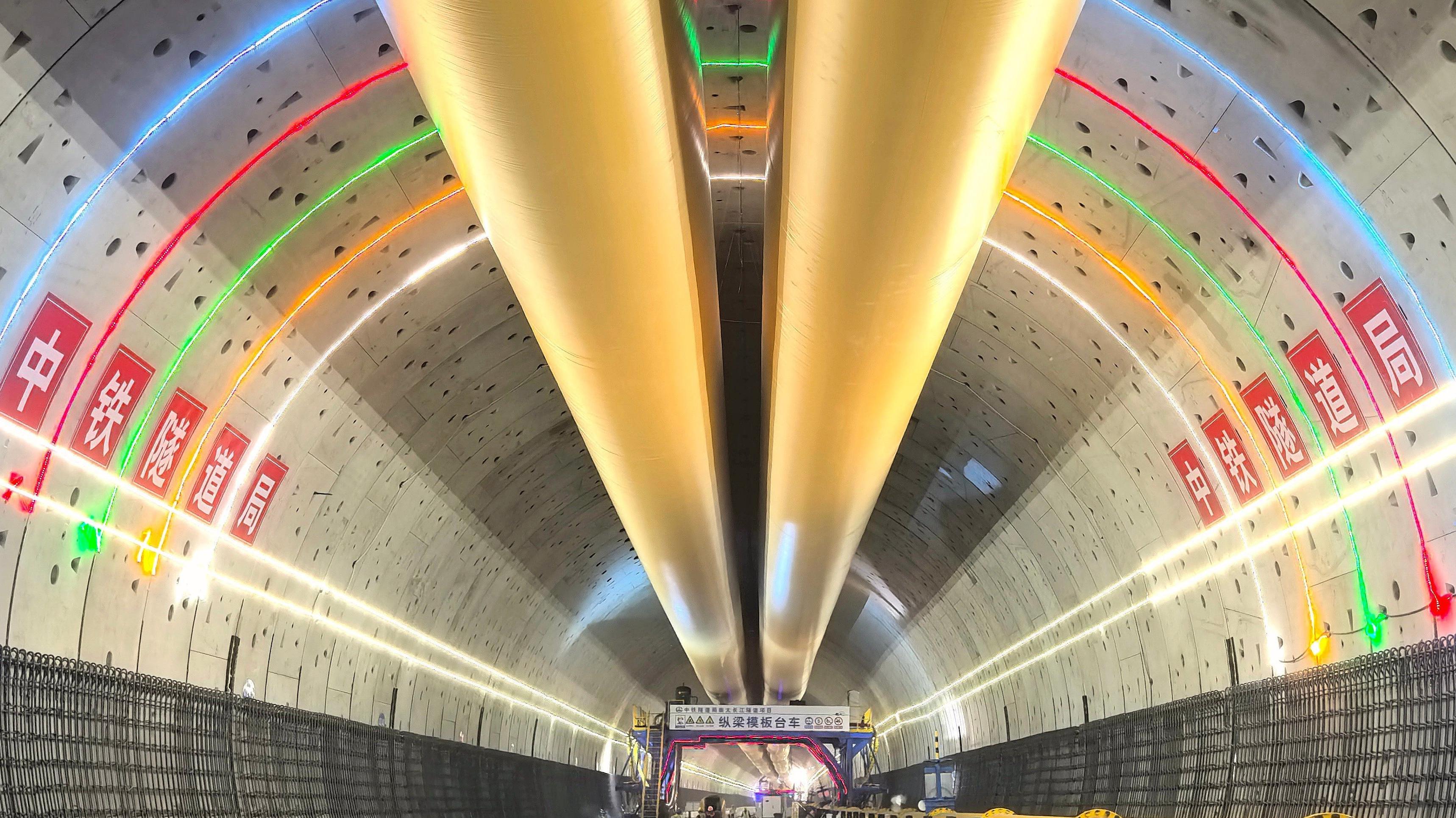 我国自研世界最大直径高铁盾构机掘进突破万米大关