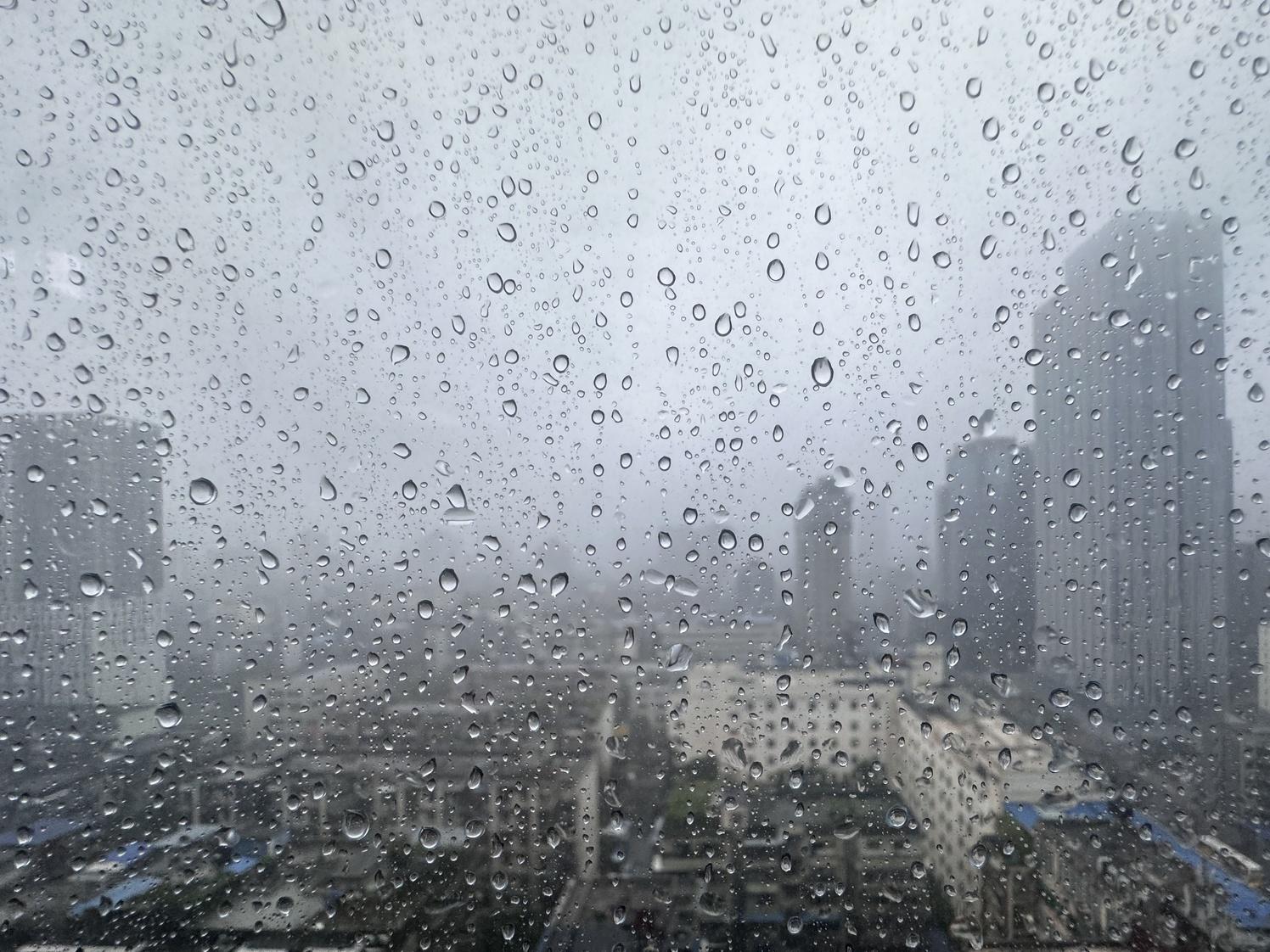 “一盘棋”应对主汛期首轮强降雨 四川紧急转移避险逾10万人次