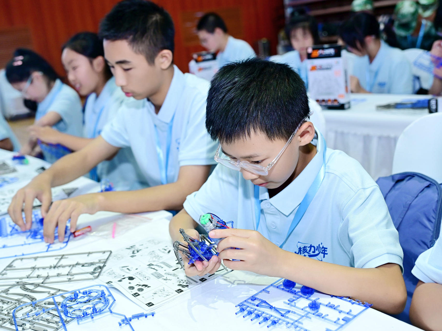 “核力少年”集结成都，120余名青少年开启核能探索之旅