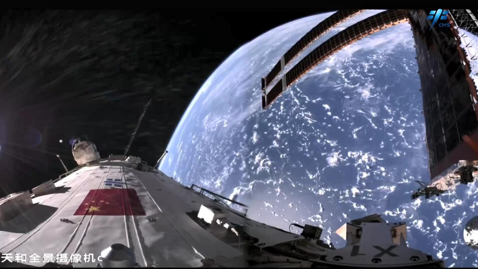 太空大片航天员视角下蔚蓝色的地球