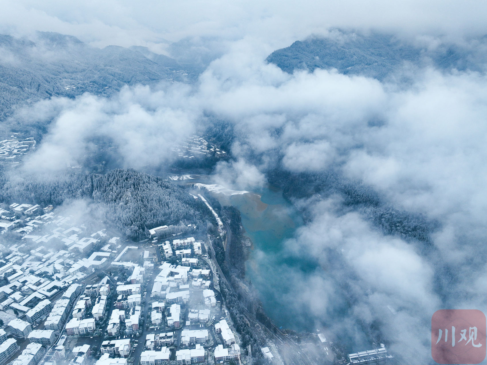 c视觉航拍四川64丨彭州龙门山迎龙年首场春雪