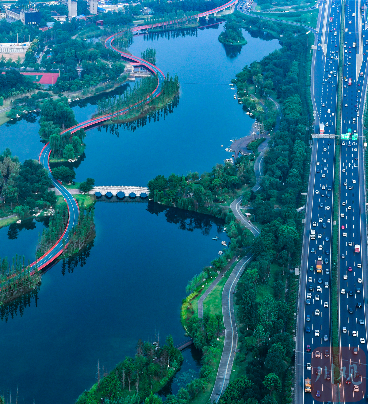 成都市锦城公园的绿道.