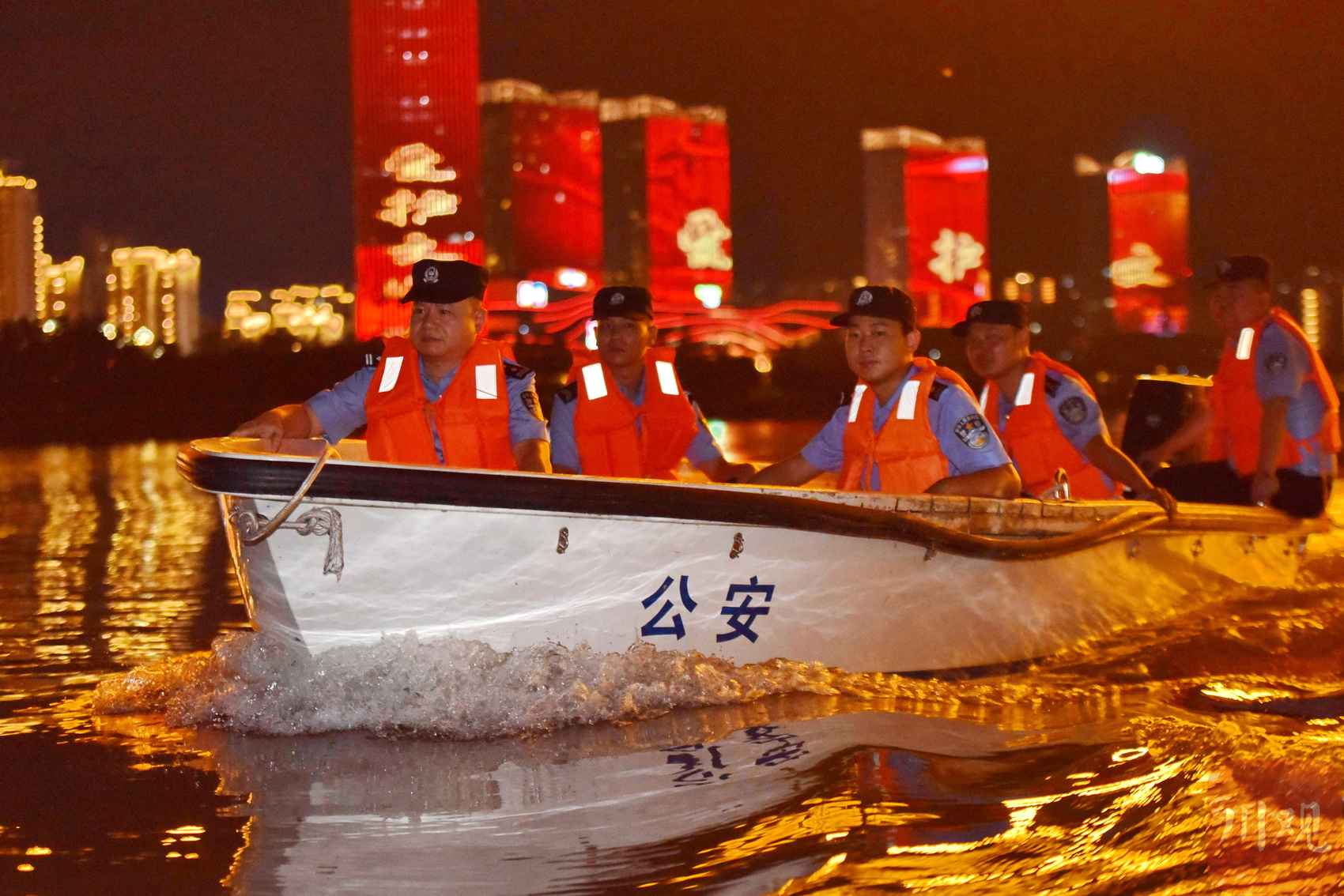 c视频 | 四川南充:"水上警察"常年驻扎嘉陵江 守护一方平安 - 川观