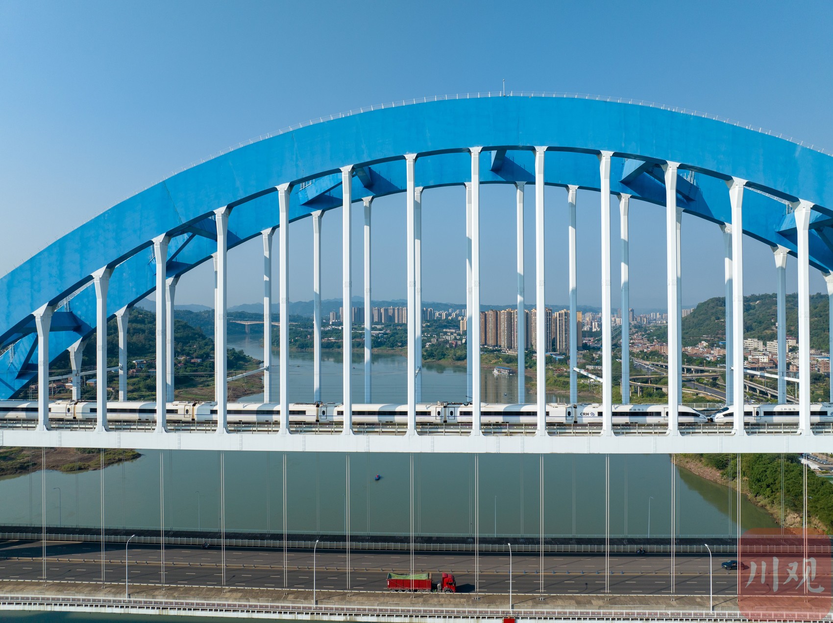 桥见宜宾宜宾金沙江公铁两用特大桥高铁与汽车同桥赛跑