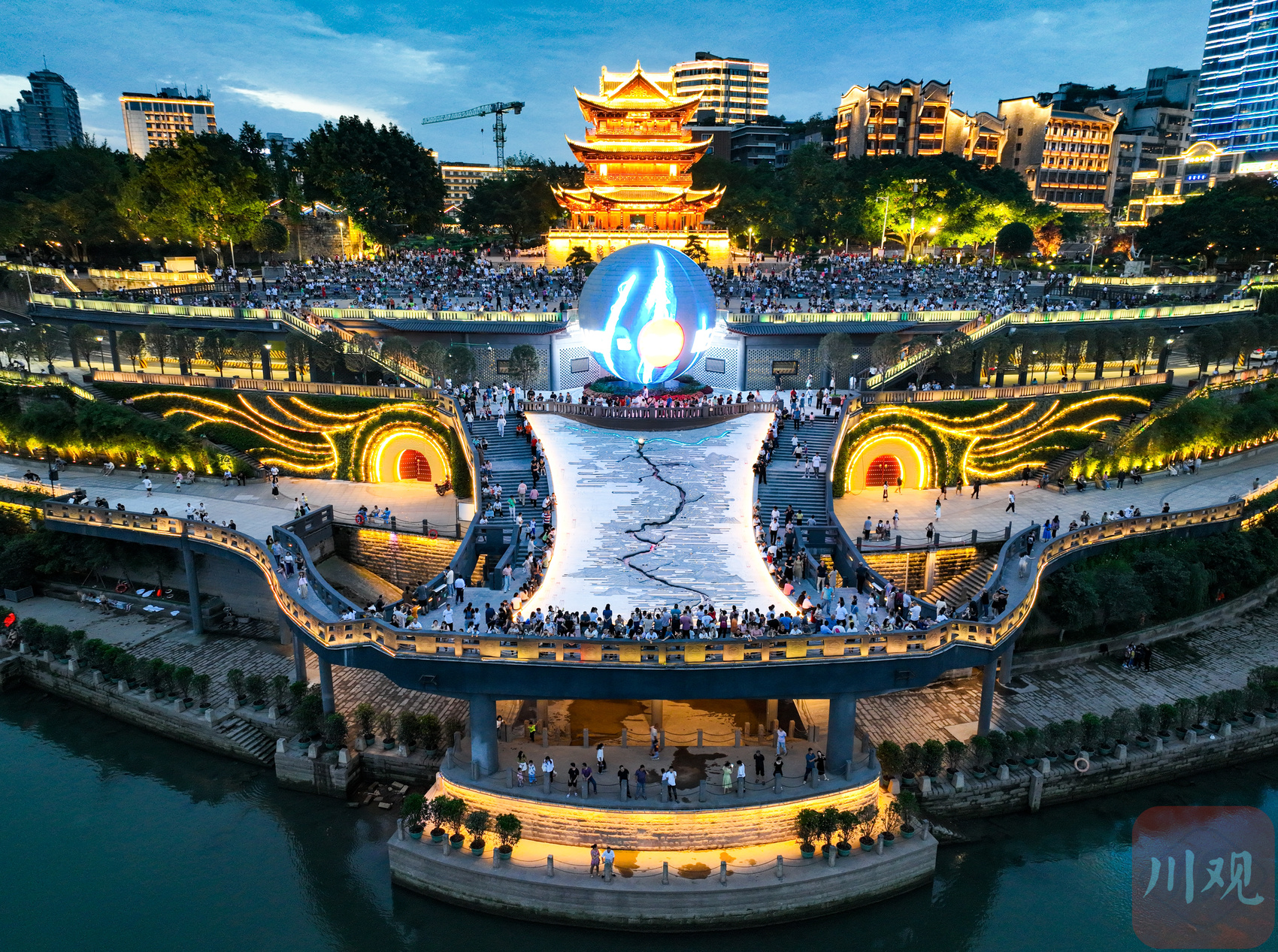 c视频快来看升级改造后的夜宜宾江景太美了