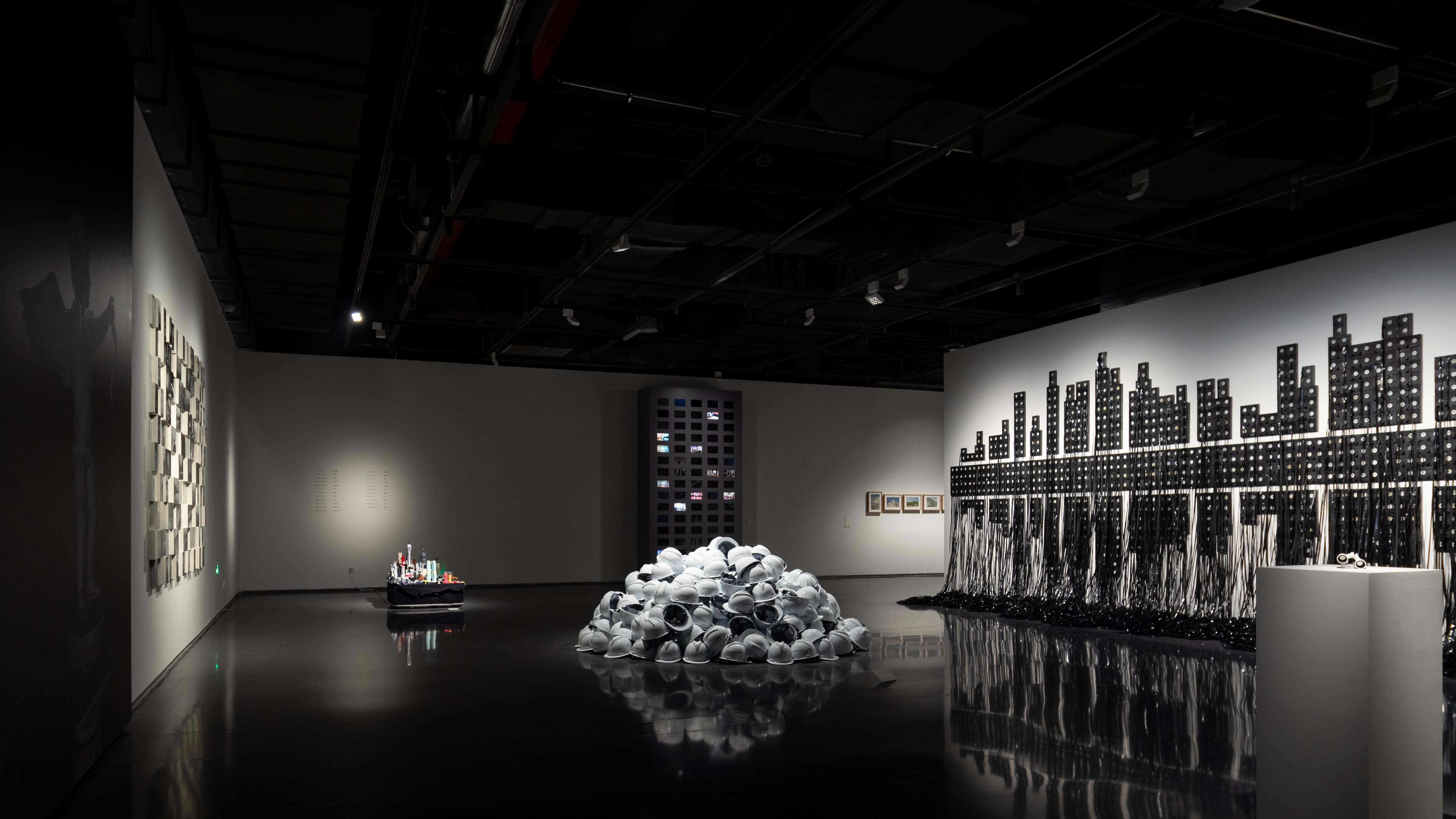 C视频丨汇集全球251位艺术家，&ldquo;烟火指数&middot;成都双年展&rdquo;创下境外作品参展数量新高