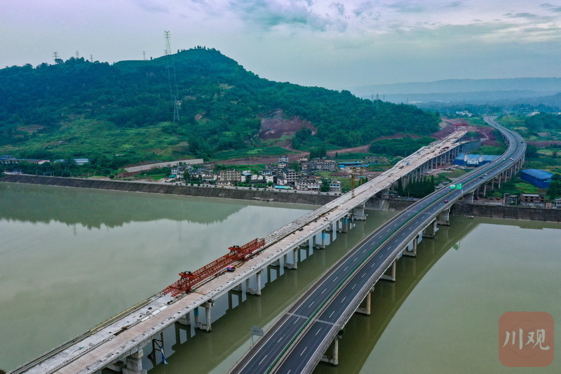 雅安水津关青衣江特大桥双向合龙 - 川观新闻