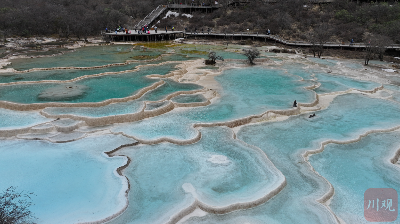 c视频美如玉盘黄龙五彩池奇幻瑰丽迎夏来