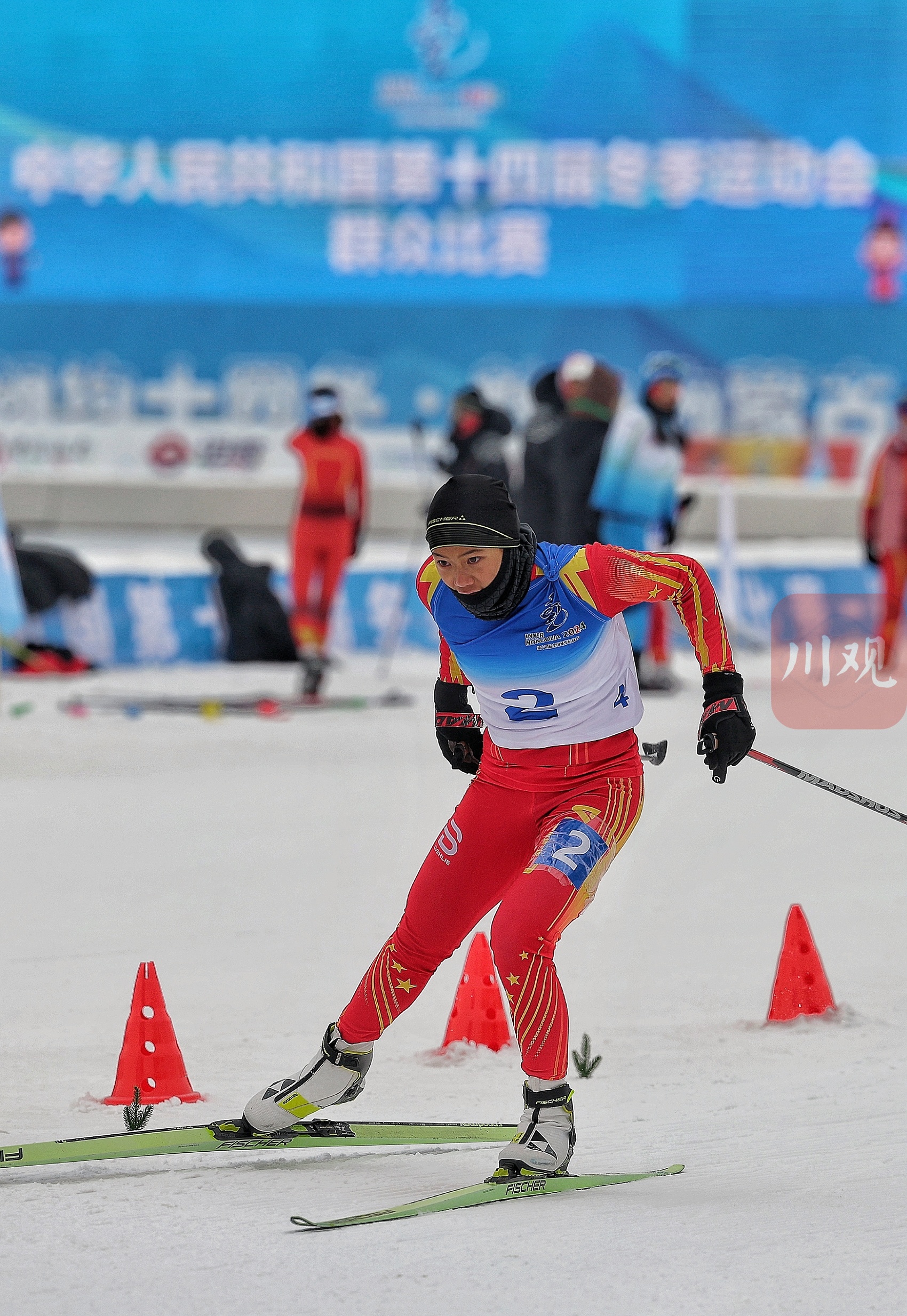 冰墩墩越野滑雪图片图片