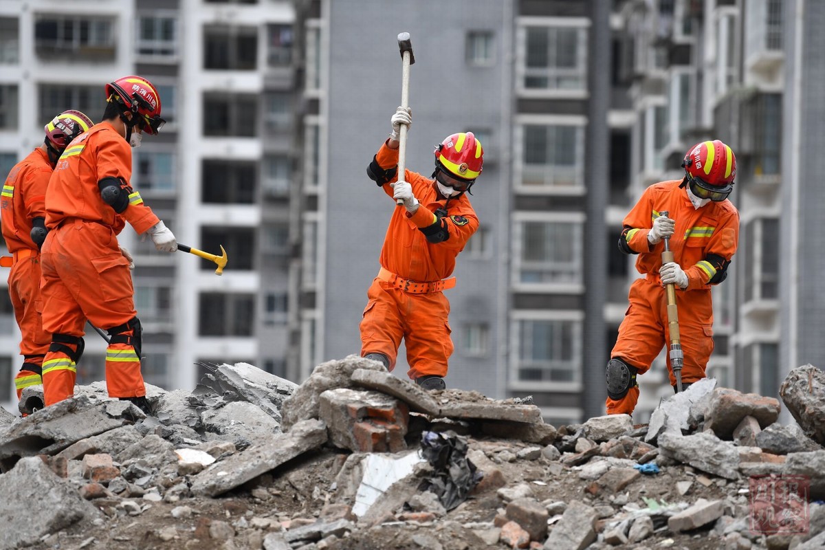 实景模拟73级地震现场超燃四川2020年省级抗震救灾综合演练举行