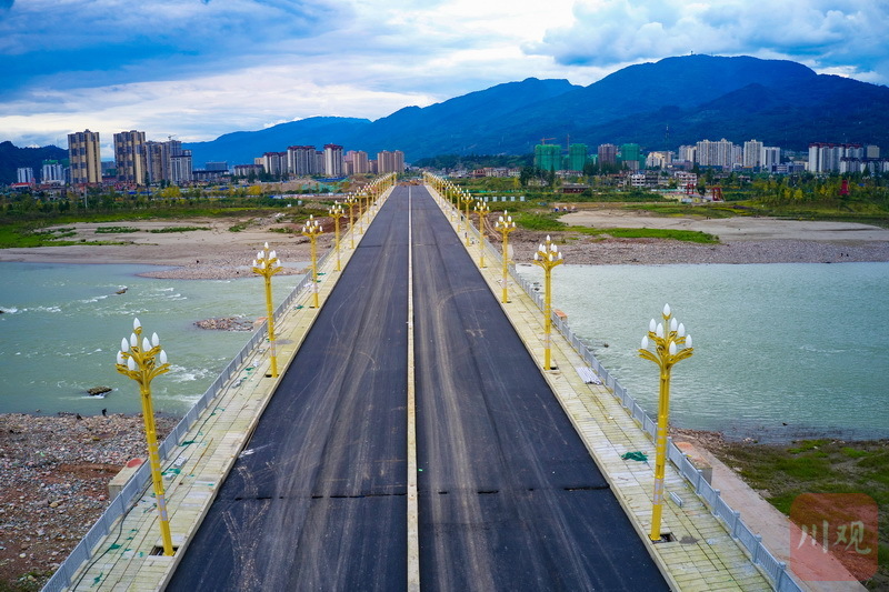 路灯和护栏安装接近尾声雅安大兴二桥抢先看