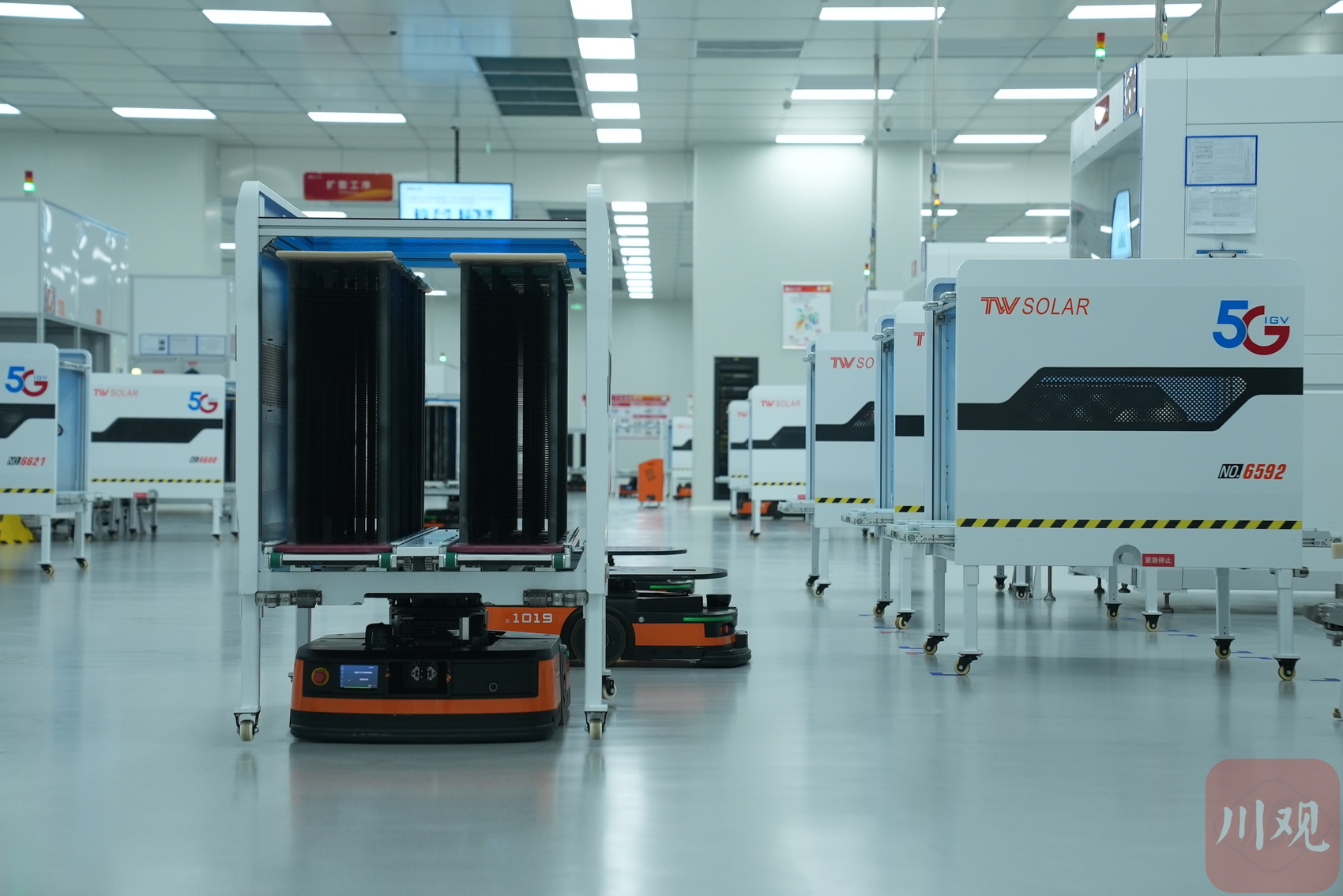 有趣的生产线⑥丨机器小车满地跑 工厂如同科幻世界 - 川观新闻