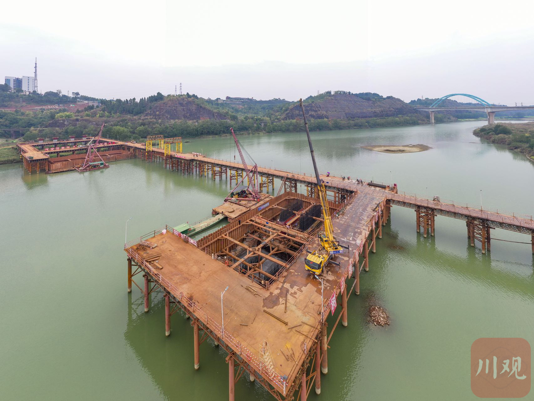 影像志資陽雷音大橋建設迎來重要節點首個深水承臺澆築完成