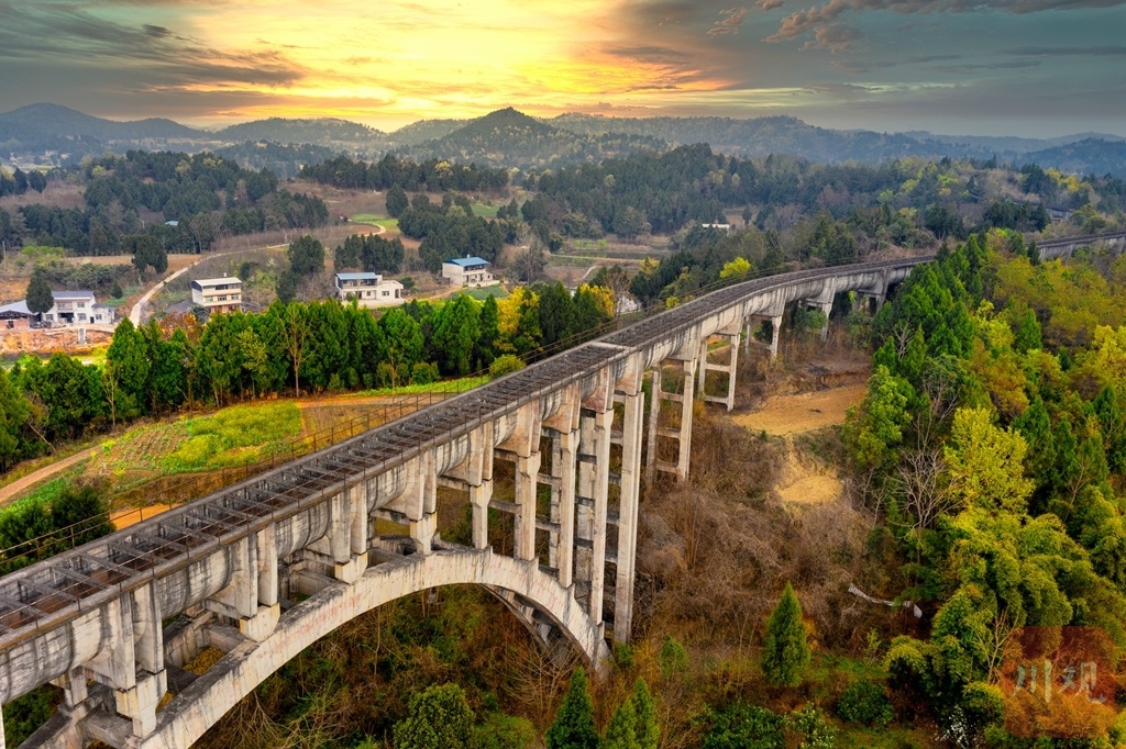 川观拍客西水东调鸟瞰绵阳三台光辉渡槽